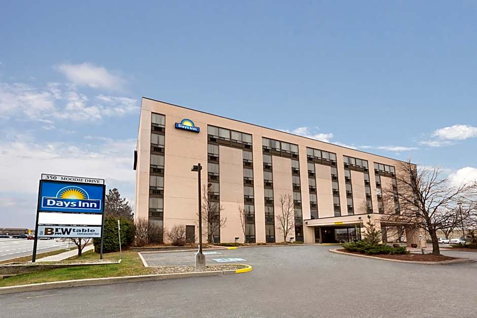 Days Inn by Wyndham Ottawa West