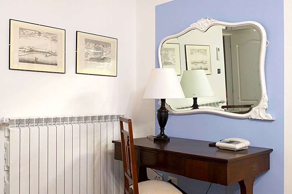 Demetra Rooms