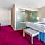 Days Inn by Wyndham Hicksville Long Island