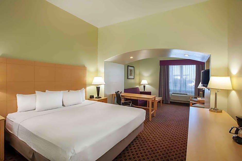 La Quinta Inn & Suites by Wyndham Odessa North