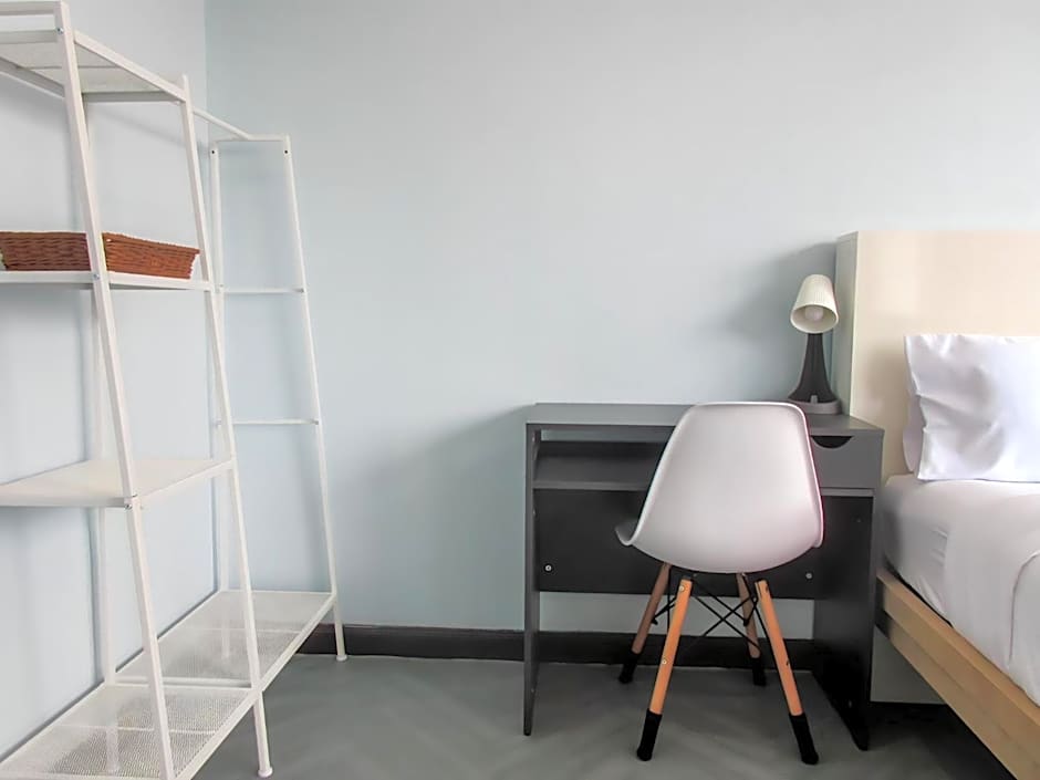 420 Hostel - Ekkamai Buds & Beds