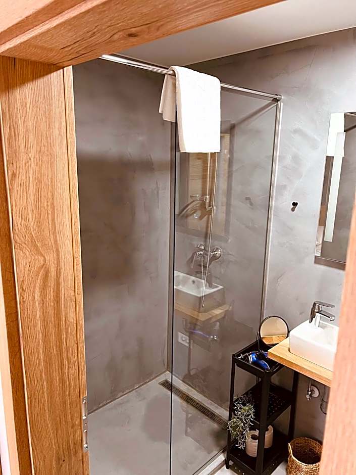 PJagodic Hotel Cerklje - 5min to Airport