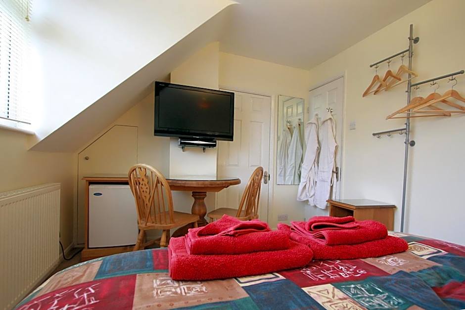 Abacus Bed and Breakfast, Blackwater, Hampshire