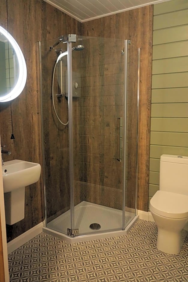 Cosy & compact Rowan Lodge no4