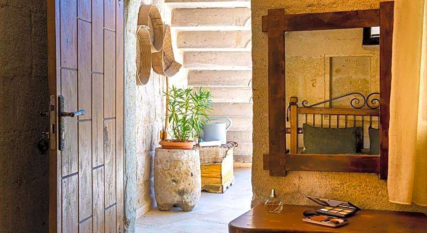Ares Cave Suites