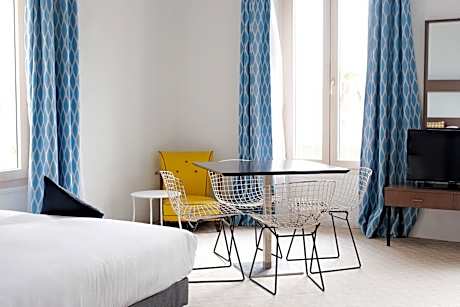 Studio Apartment with Sea View