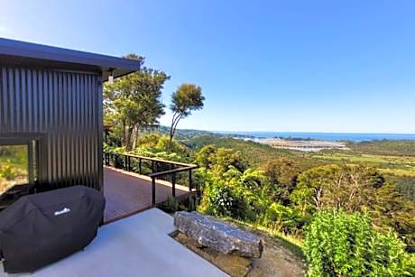 Golden Bay Heights - Luxury Accommodation
