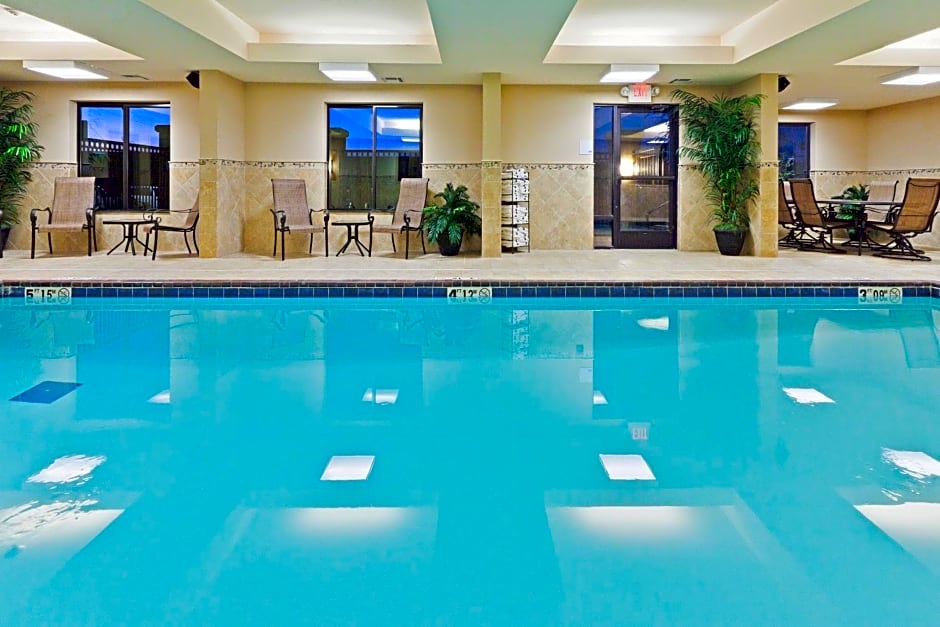 Holiday Inn Express & Suites Poteau By IHG