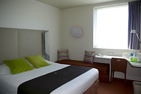 Superior Triple Room - 1 Double Bed & 1 Single Bed