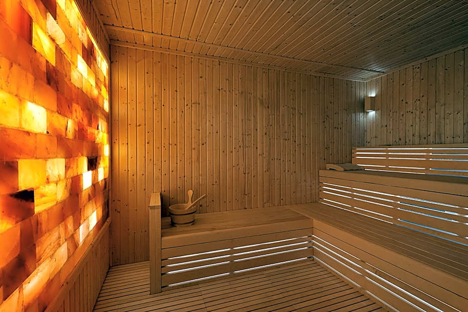 DoubleTree by Hilton Sharjah Waterfront Hotel And Residences