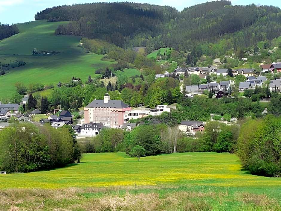Haus des Volkes - Das Bauhaushotel