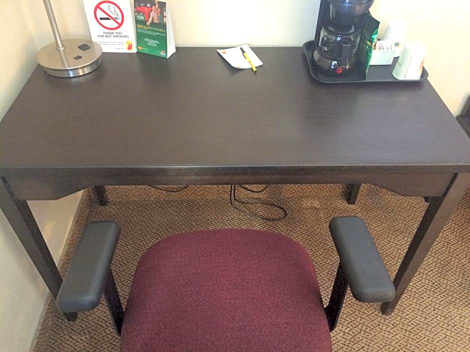 Super 8 by Wyndham Sudbury ON