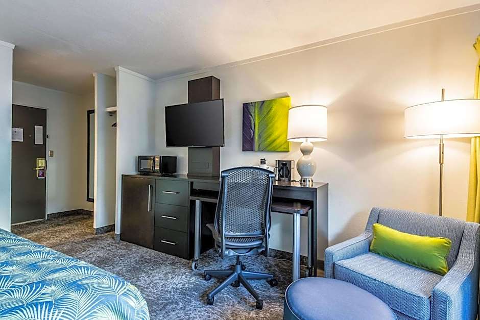 Oasis Hotel & Conv. Center, Ascend Hotel Collection