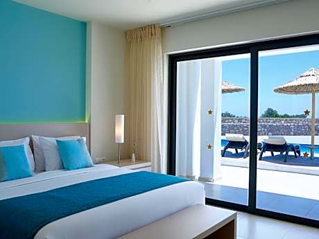 Two Bedroom Suite Swim Up Garden View