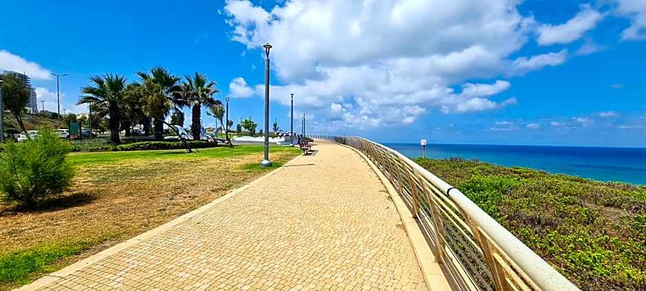 The Rose Villa by the Sea