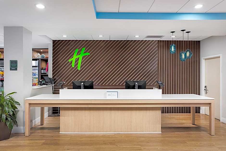 Holiday Inn Resort Oceanfront at Surfside Beach by IHG