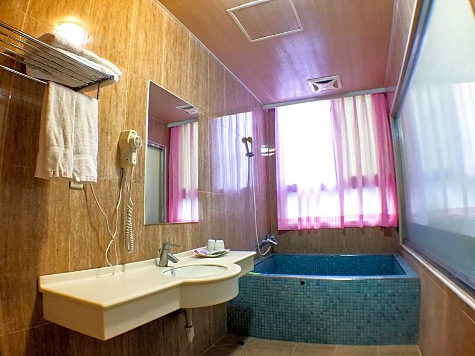 YC Cyuan Hot-Spring Hotel