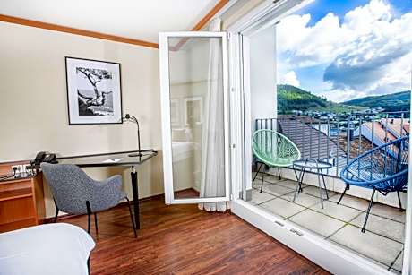 Single Room with Balcony and Panoramic View