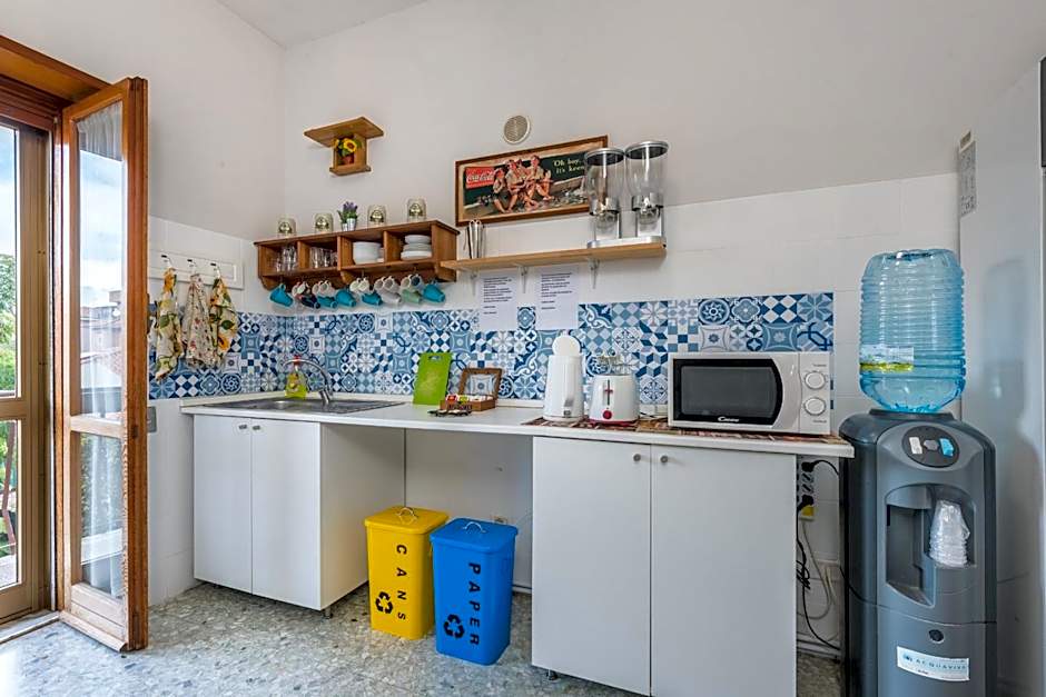Travelershome Ciampino&Morena GuestHouse