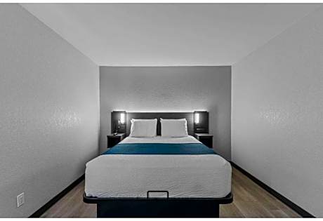 1 Queen Bed | Suite, Non-Smoking, Sofa-Bed