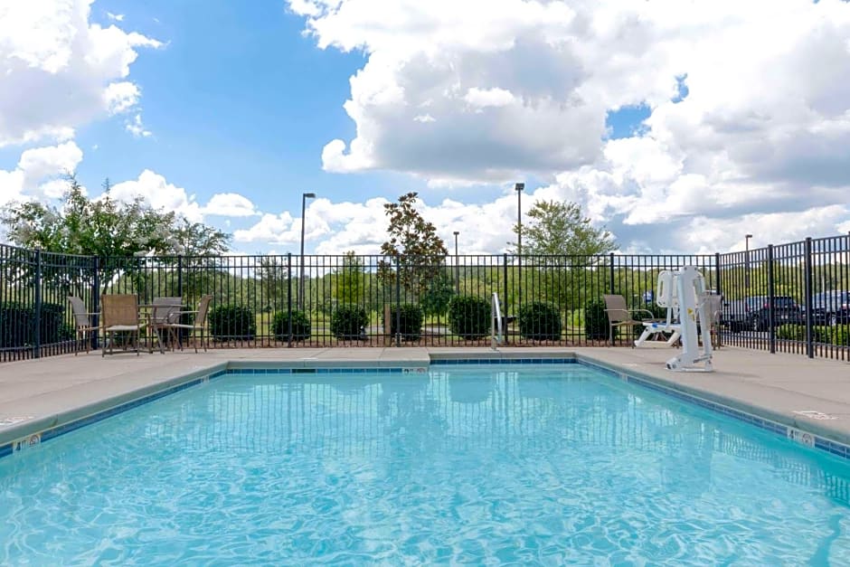 Microtel Inn & Suites by Wyndham Ozark