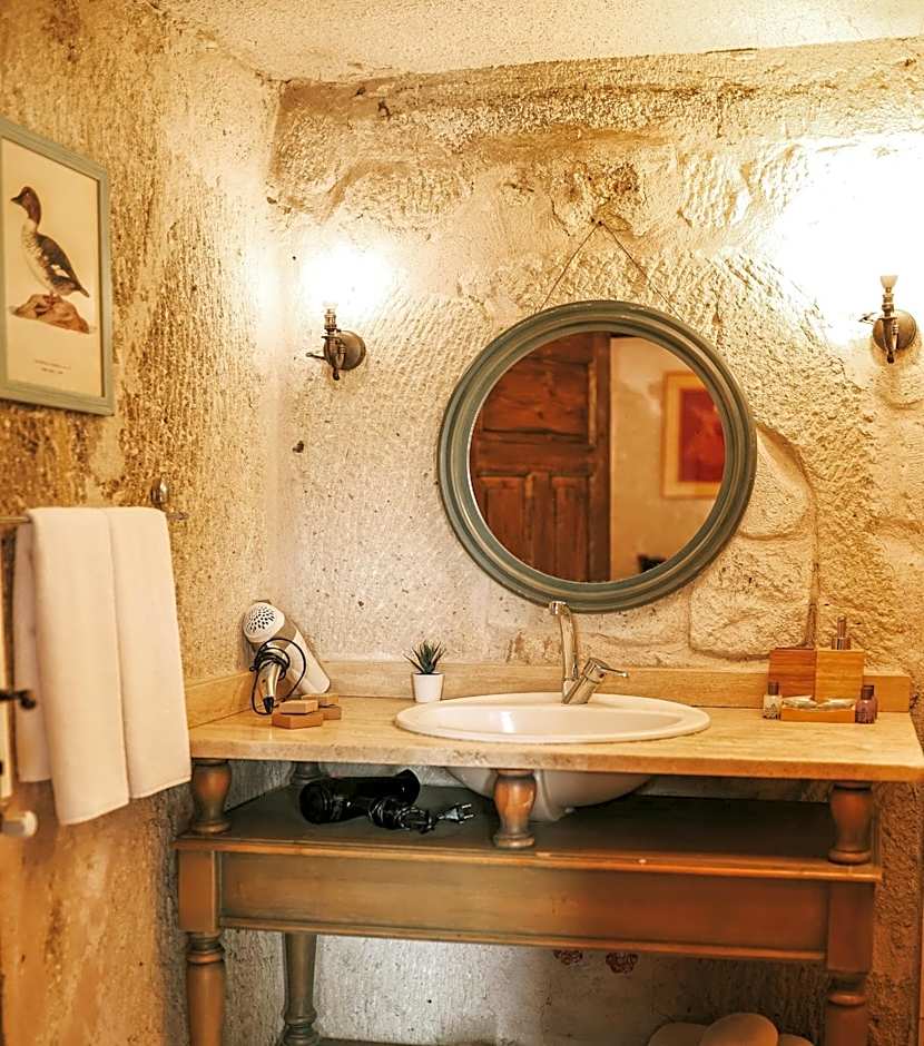 Elaa Cave Hotel