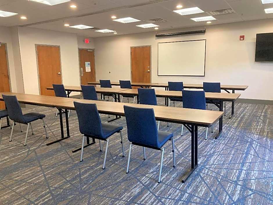 Holiday Inn Express and Suites Winchester By IHG