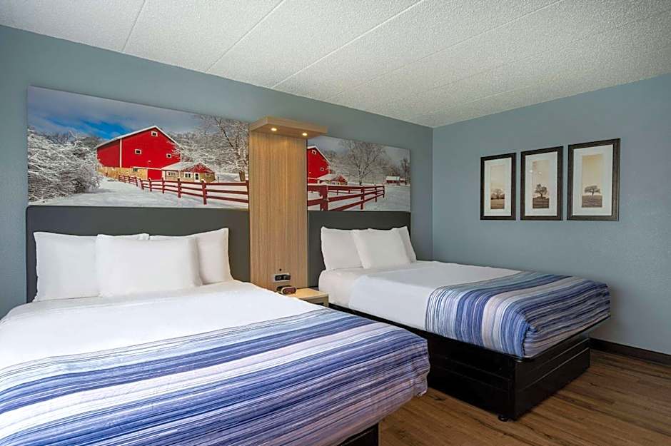 AmericInn by Wyndham Eau Claire