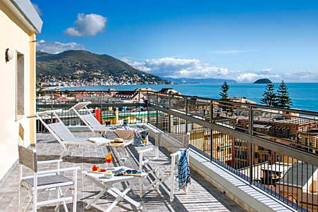 Hotel Tritone