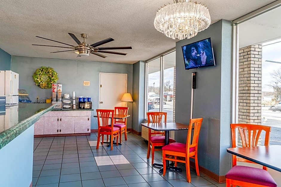 Ozark Junction mountain view by OYO