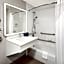 Holiday Inn Chicago Oakbrook by IHG