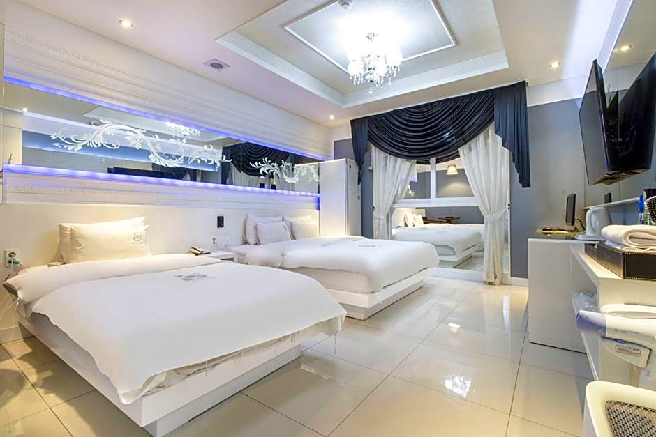Dom Hotel