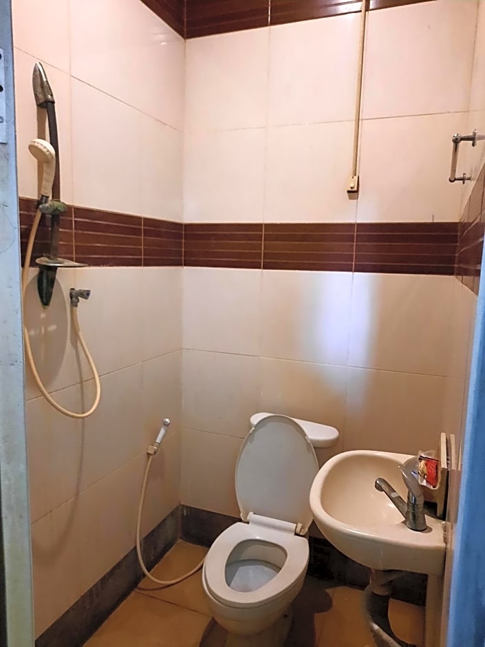 OYO 92470 Hotel Sahabat 2