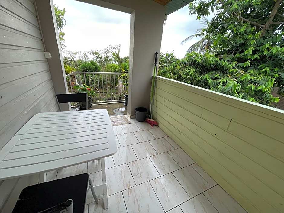 GITE-Hotel LA CAZ DES ORANGERS