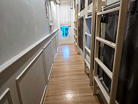 Single Bed in Mixed Dormitory Room