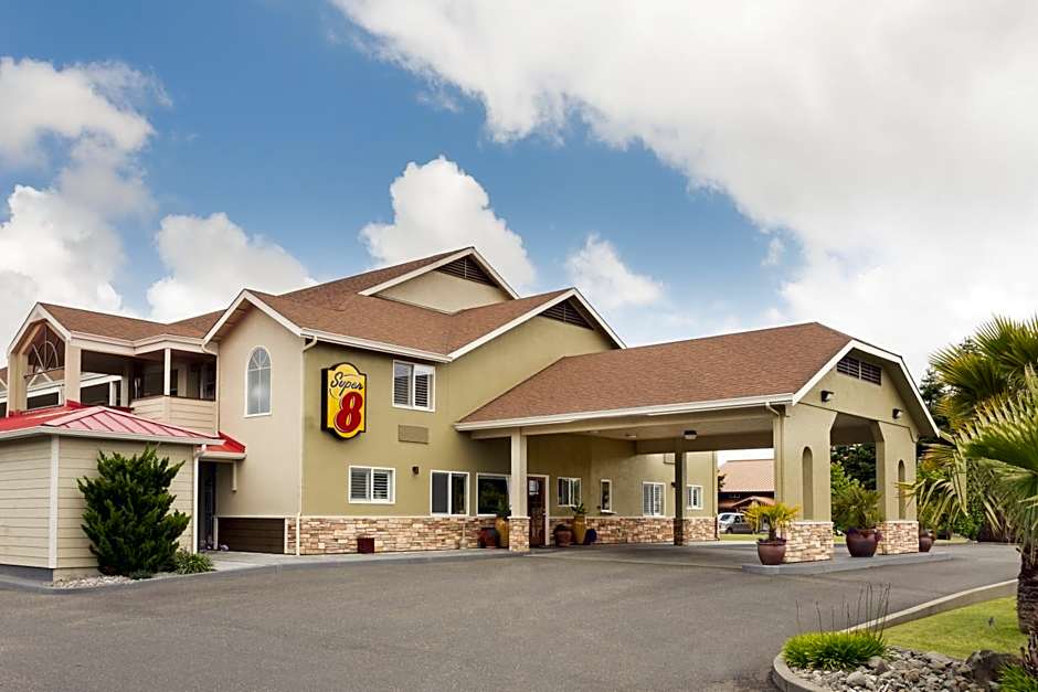 Super 8 by Wyndham Fortuna