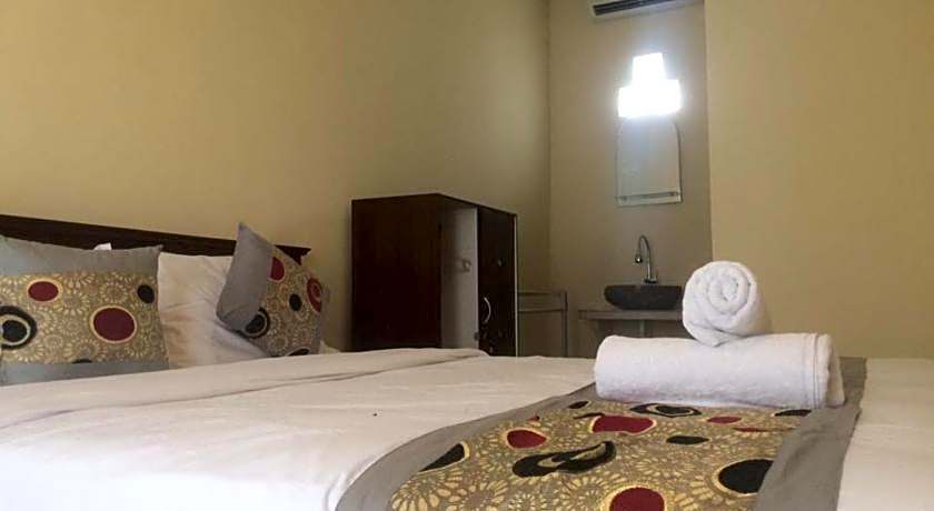 Reynold Artha Guest House RedPartner
