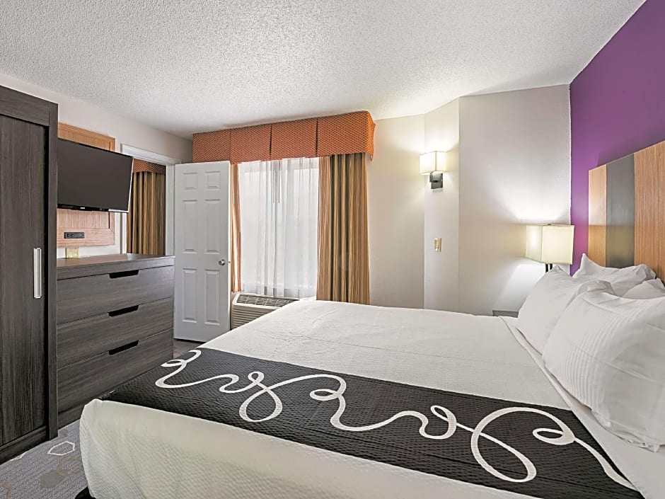 La Quinta Inn & Suites by Wyndham Minneapolis Northwest