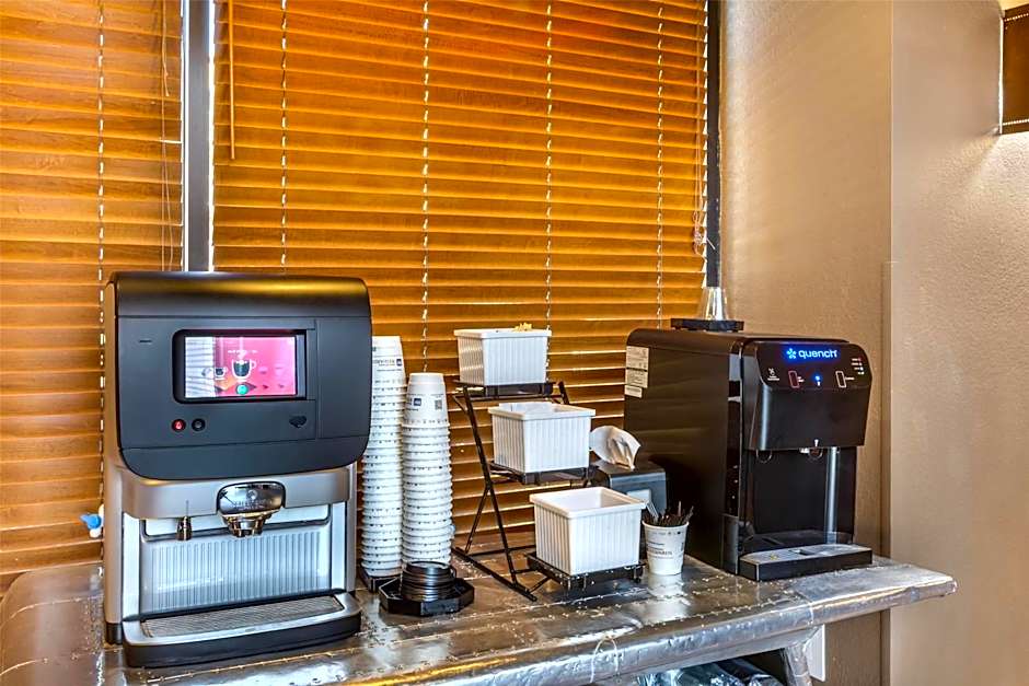 Best Western Plus Scottsdale Thunderbird Suites