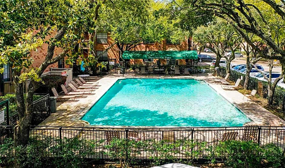 The Reside Fully Furnished Condos - Medical Stays Welcome