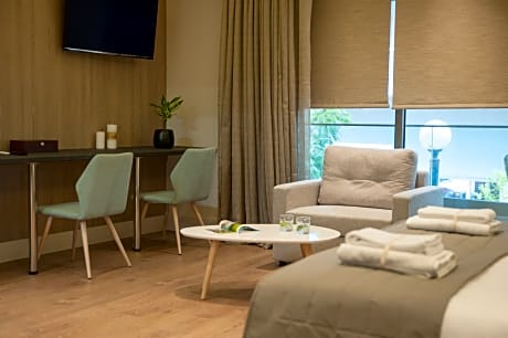 SUPERIOR ROOM DOUBLE / TWIN