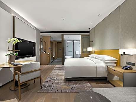 King Room - Mobility Accessible