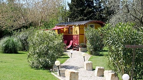 MAS MAURANE-Roulotte avec SPA privé aux portes d'ARLES