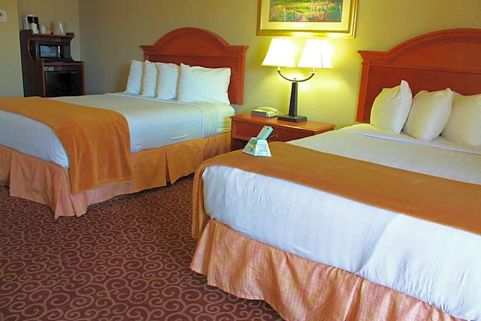 Red Arrow Inn & Suites, a Travelodge by Wyndham