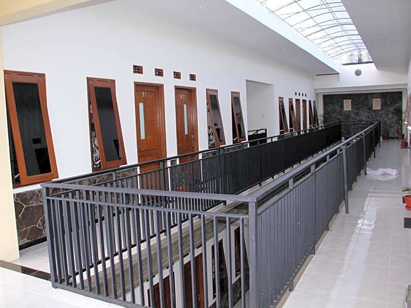 Baliku Guest House – Malang, MO