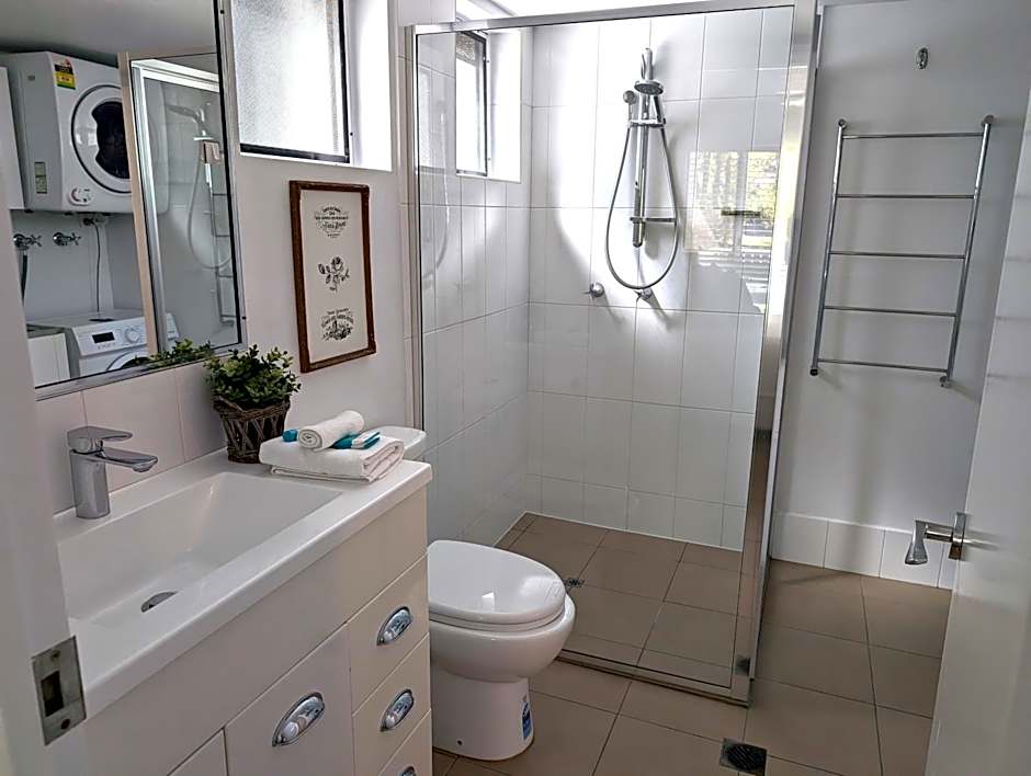 Bay Lodge Apartments