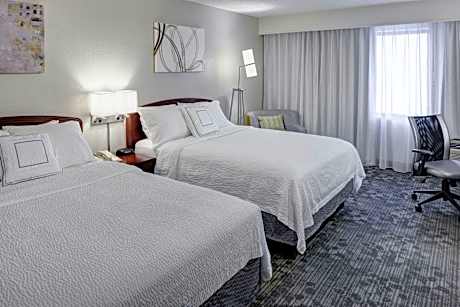 Guest room, 2 Queen, Balcony