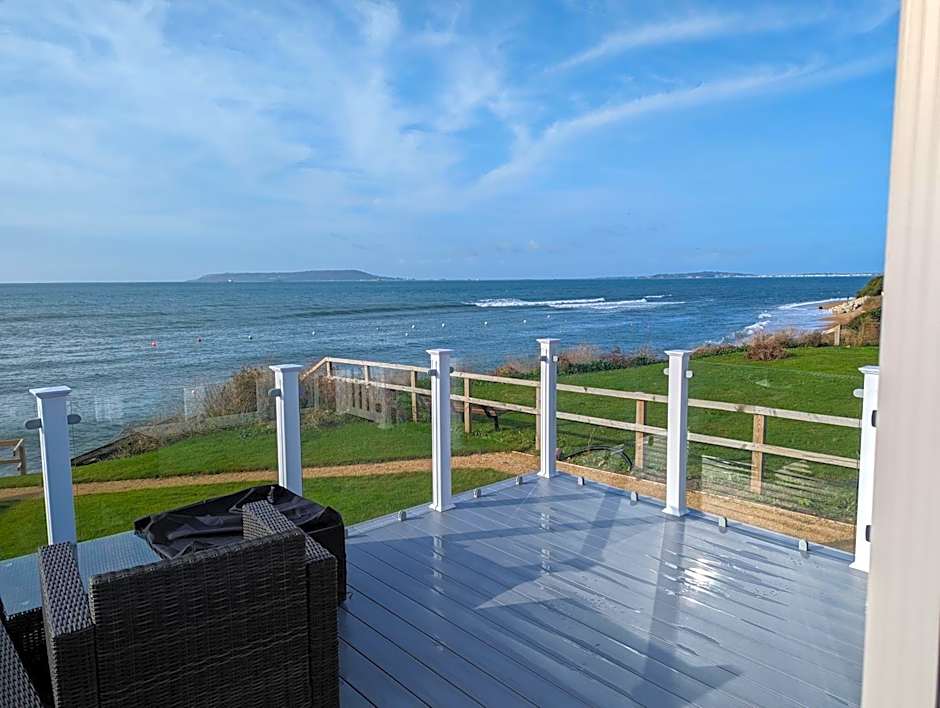 Swift Mosselle Pitch 24 Creek Caravan Park dog friendly