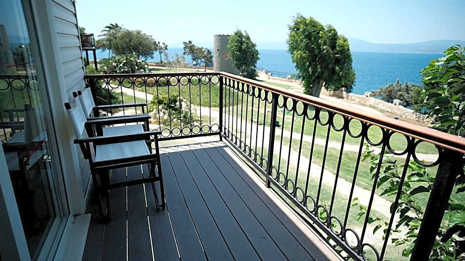 Maya Bistro Hotel & Beach