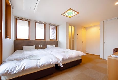 Corner Twin Room